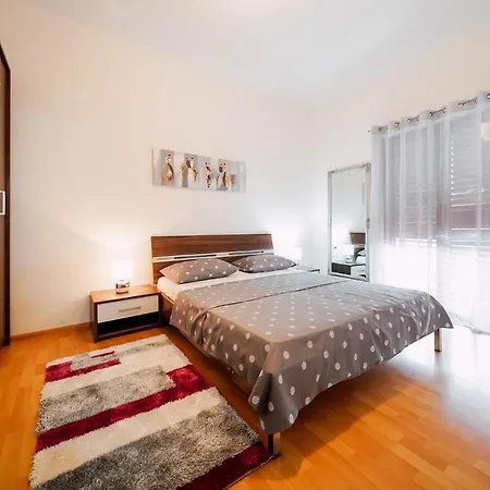 Three-bedroom In Ljubac, Zadar I Appartamento
