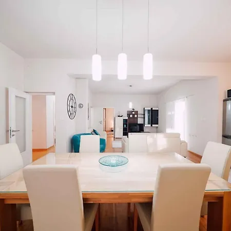 Three-bedroom In Ljubac, Zadar I
