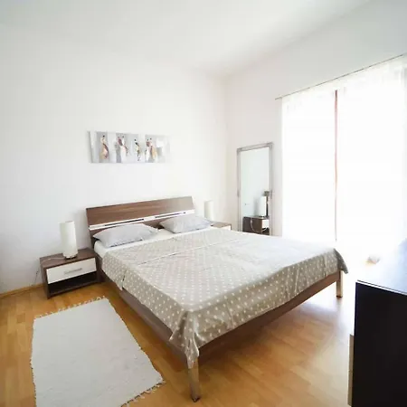 Three-bedroom In Ljubac, Zadar I *