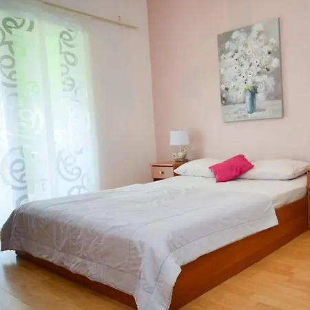 Three-bedroom In Ljubac, Zadar I *