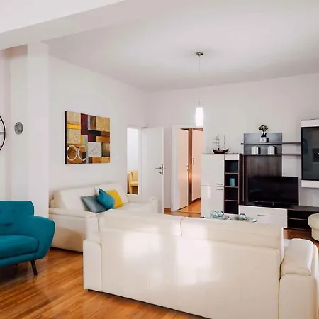 Three-bedroom In Ljubac, Zadar I شقة